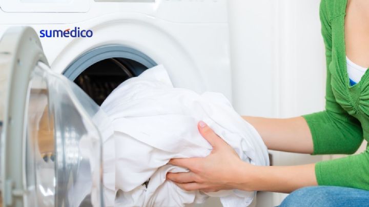 5 trucos para ropa más limpia y sin manchas al lavar en lavadora