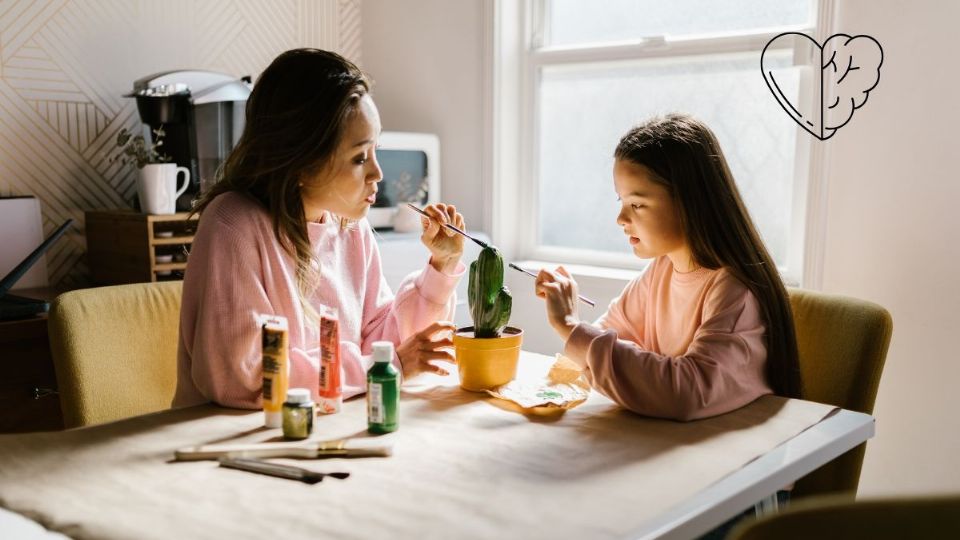 Los padres fomentan la inteligencia emocional al hablar abiertamente de sus emociones