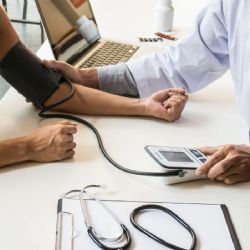 Prevén alud de reformas para universalizar el sistema de salud