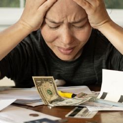 Estrés financiero: el vínculo mente bolsillo