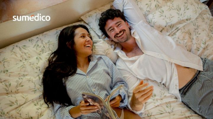 ¿Es mejor tener intimidad con la luz encendida o apagada? Esto dice una experta