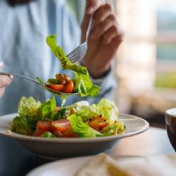 Cambiar la forma de comer y producir alimentos puede salvar vidas y el planeta: EAT-Lancet 2025