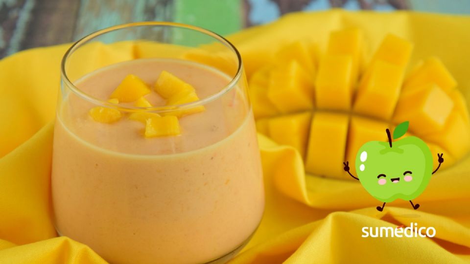 El licuado de mango con manzana no solo refresca: nutre, protege.
