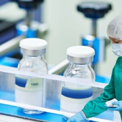 Reindustrialización y reducción de precios en el sector farmacéutico