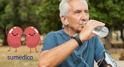 El agua que debes tomar a diario para limpiar los riñones