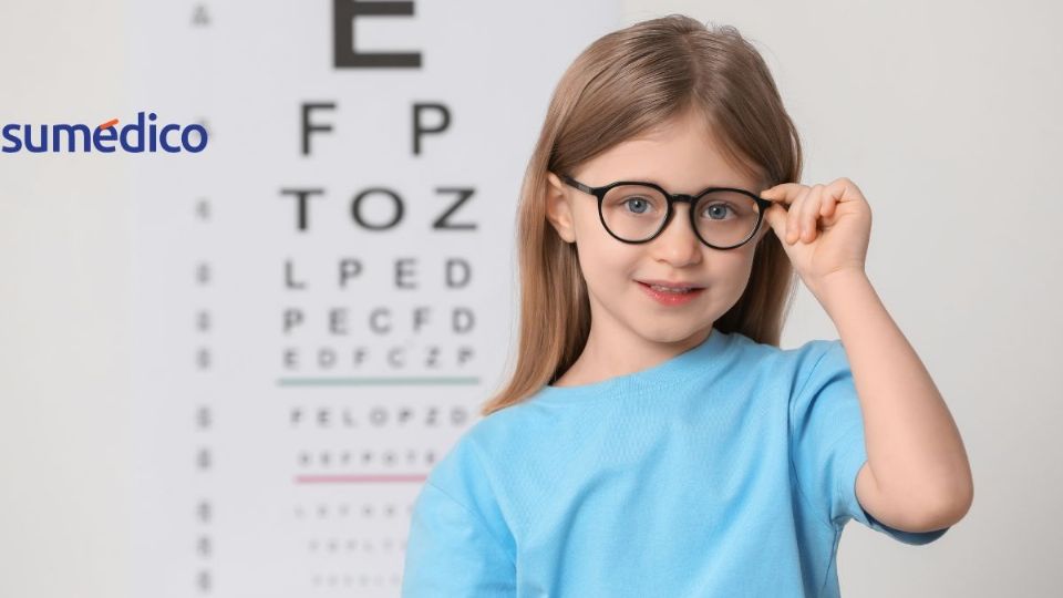 Hay diferentes señales que indican que tu hijo necesita lentes