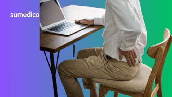 ¿Es normal que se encorve la espalda con la edad? Causas y cómo evitarlo