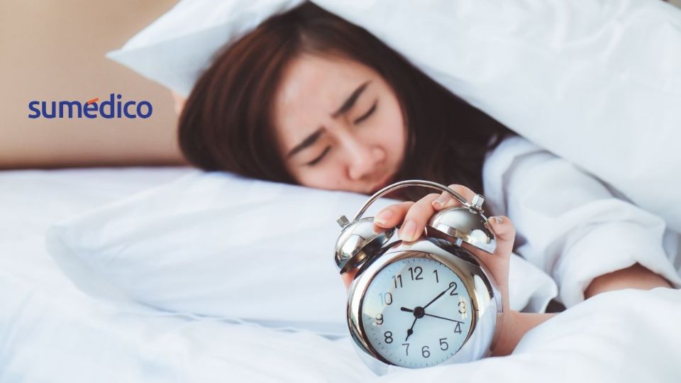 Conoce el hábito que debes incluir al despertar para cuidar tu salud bucodental