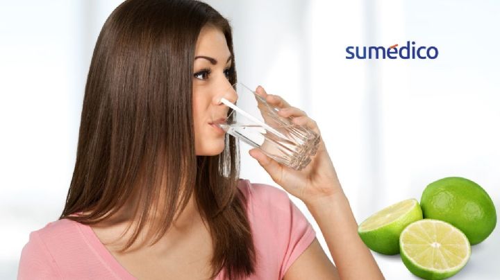 Qué le pasa a tu salud si tomas todos los días agua tibia con limón en ayunas