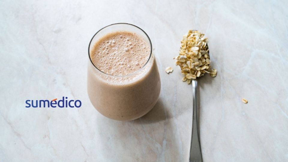 Conoce qué le pasa a tu salud si tomas licuado de avena con agua en ayunas a diario