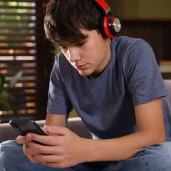 ¿Cuál es el impacto de las pantallas para la salud mental de los adolescentes?