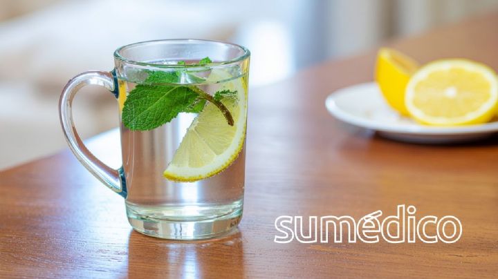 ¿Qué le pasa a tu salud si tomas agua con limón en ayunas todos los días?