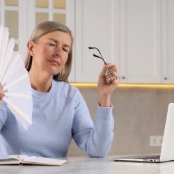 ¿Cuánto dura la menopausia? Lo que debes saber sobre sus etapas y síntomas