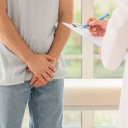 ¿Por qué el cáncer de próstata se suele detectar en etapas avanzadas?