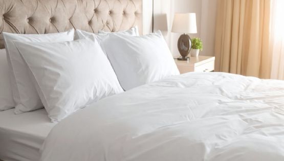 El truco que usan los hoteles para que sus sábanas siempre luzcan blancas