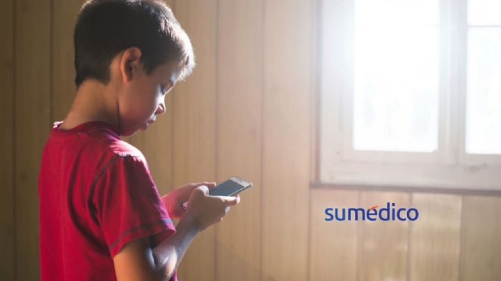 ¿A qué edad le deberías dar a tu hijo su primer celular?