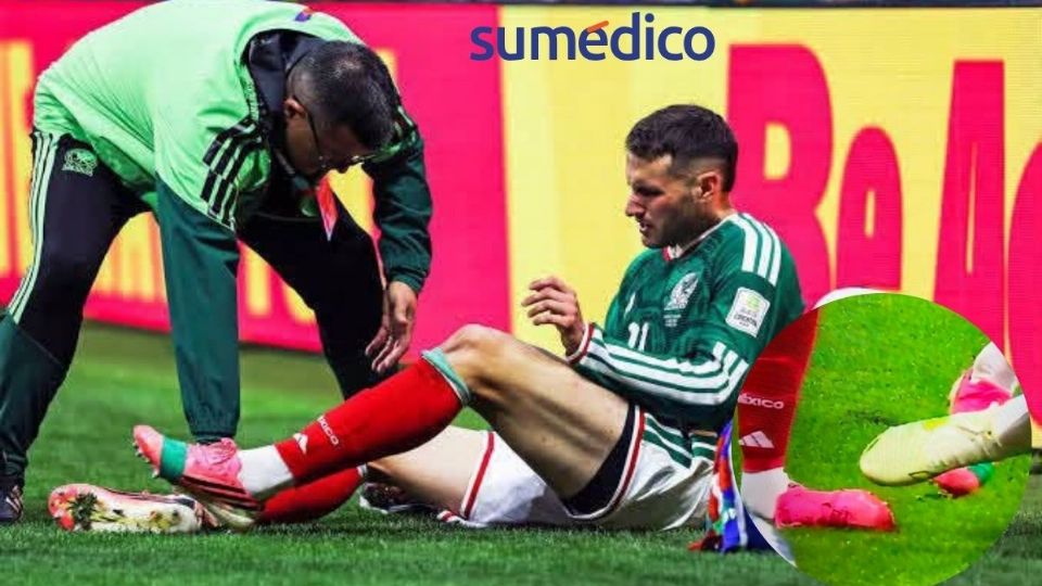 Santi Giménez sufrió una lesión en su tobillo