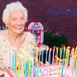 ¿Cómo vivir 100 años? Abuelita influencer revela sus secretos