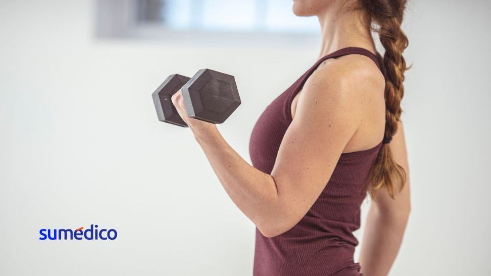 Ganar masa muscular no solo implica levantar pesas, el descanso es muy importante.