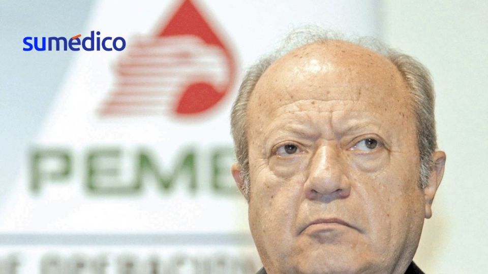 Carlos Romero Deschamps ocupó diferentes puestos políticos