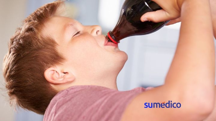 ¿Por qué los niños no deben tomar refresco con cafeína?