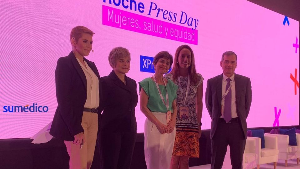 Los panelistas del Roche Press Day hablaron sobre los retos que enfrentan las mujeres para tener acceso oportuno a diagnóstico y tratamiento