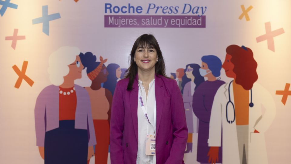 La doctora Carolina Gómez Martín, experta en diabetes, explicó cómo los determinantes sociales afectan a las mujeres para lograr un mejor apego a su tratamiento.