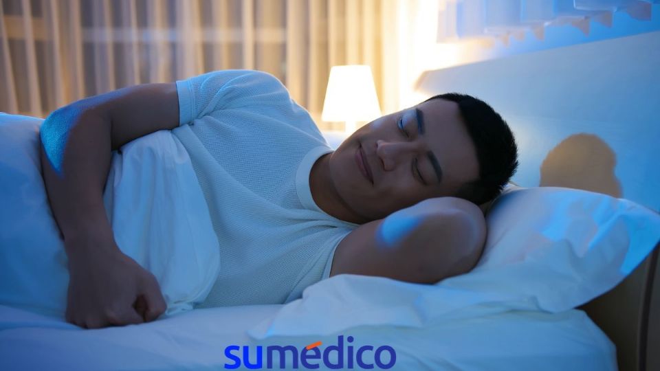 Descubre qué fruta te puede ayudar a dormir mejor