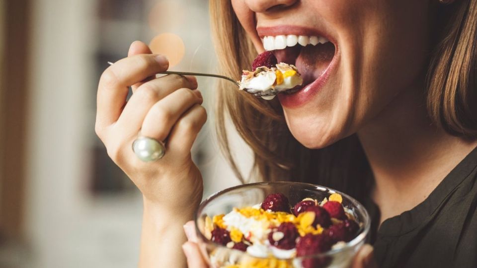 Un desayuno saludable evita antojos a lo largo del día.