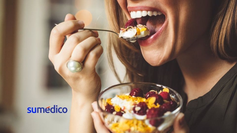 Las dietas ricas en grasas animales, saturadas y colesterol, se asocian con un aumento en el riesgo de enfermedad cardíaca, derrame cerebral, cáncer, diabetes y obesidad.