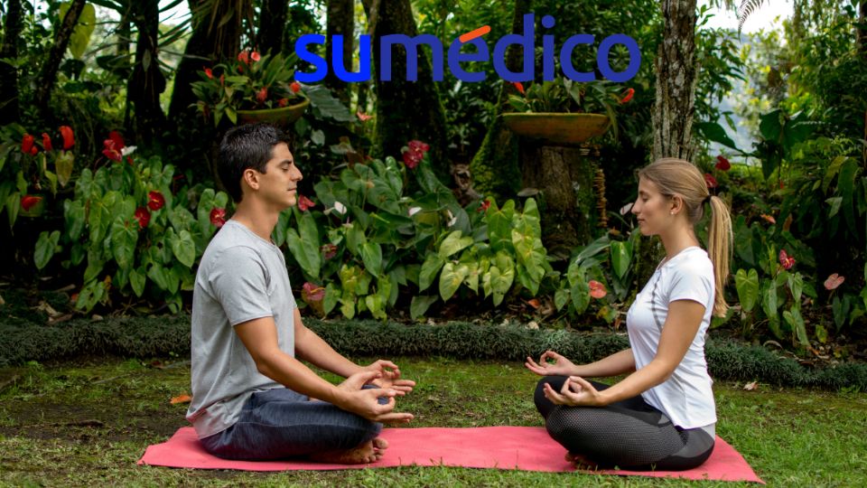 El yoga puede ayudar a mejorar en la intimidad.