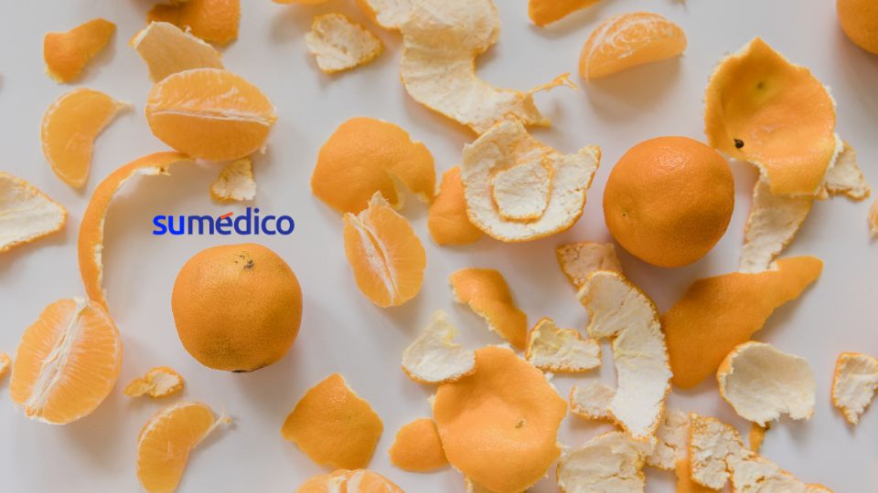 La cáscara de naranja es efectiva para eliminar malos olores.