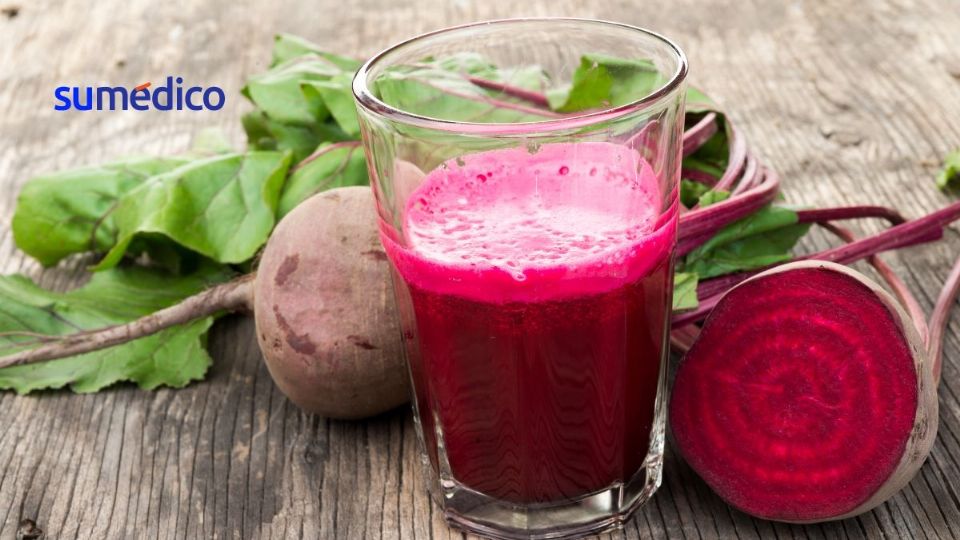 El jugo de betabel y zanahoria es benéfico para la salud en muchos sentidos