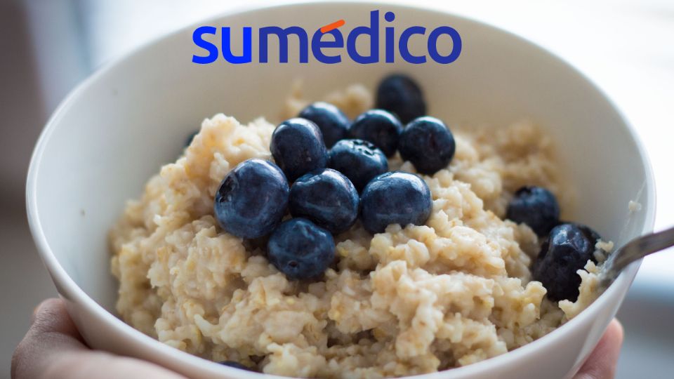 Consumir avena tiene diversos beneficios para la salud.