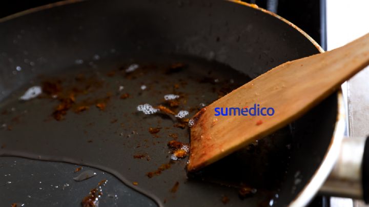 Quita la costra negra de tus sartenes fácil y rápido usando vinagre y bicarbonato