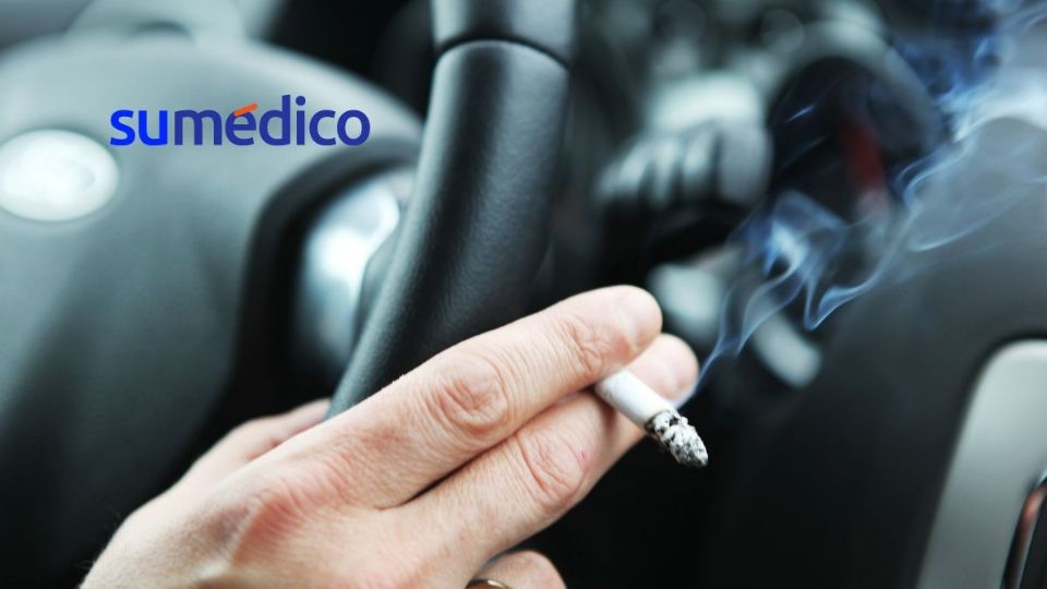 Fumar dentro del coche puede generar peores problemas para la salud.