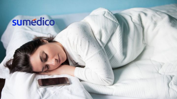 ¿Por qué no debes tener cerca tu celular al dormir?
