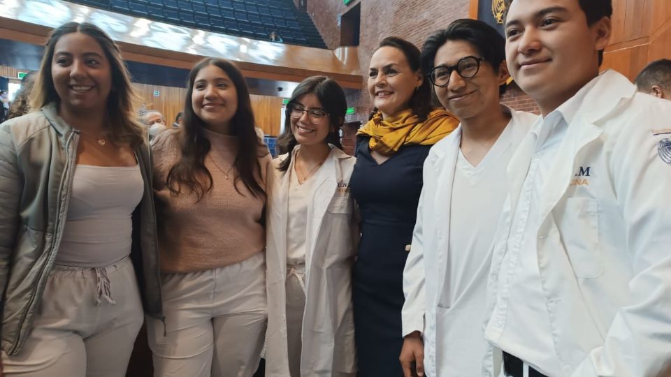 La doctora Ana Carolina Sepúlveda tomó posesión como la primera mujer en ser directora de la Facultad de Medicina de la UNAM.