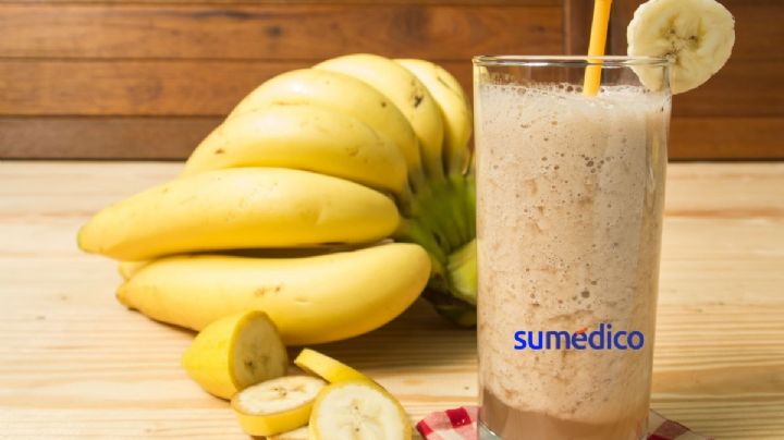 ¿Por qué deberías de cenar licuado de plátano?