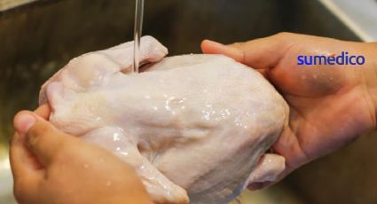 ¿Por qué no debes lavar el pollo después de comprarlo?