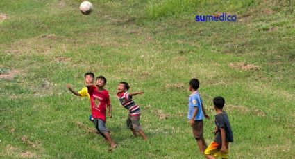 ¿Por qué los niños no deberían dar cabezazos al balón?