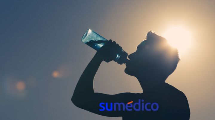 ¿Por qué hay que lavar constantemente los recipientes dónde tomamos agua?