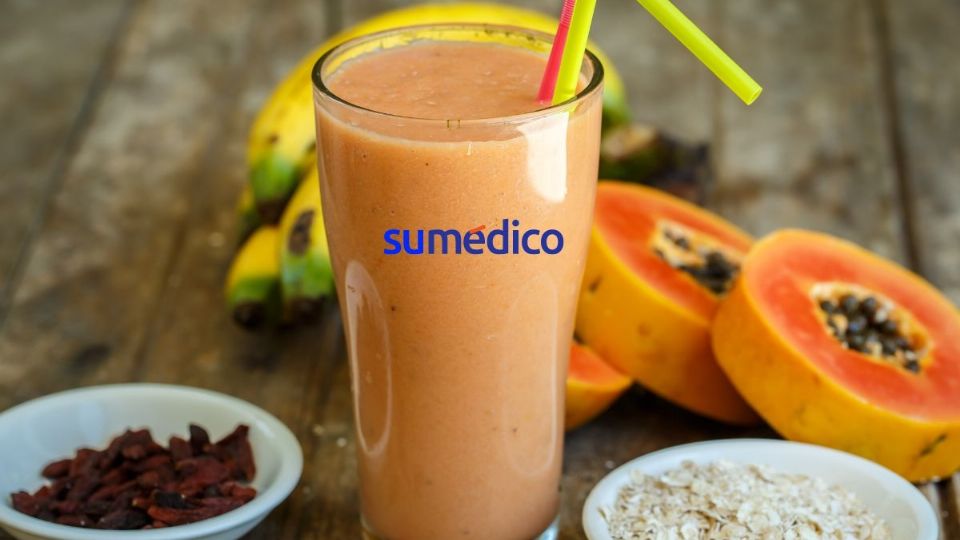 Descubre los beneficios de tomar licuado con avena, manzana y papaya