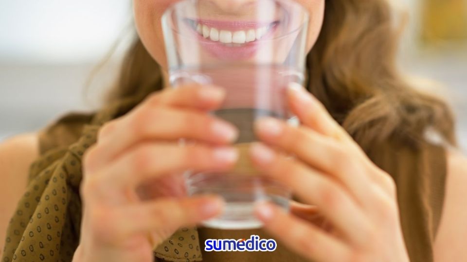 Tomar agua podría ser la clave de la felicidad