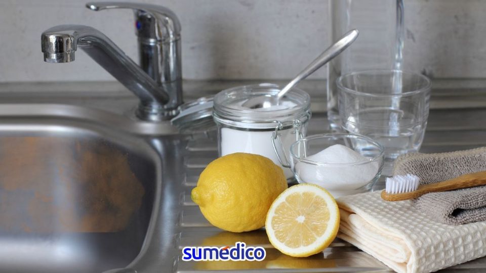 Descubre cómo eliminar las manchas de la cocina con limón