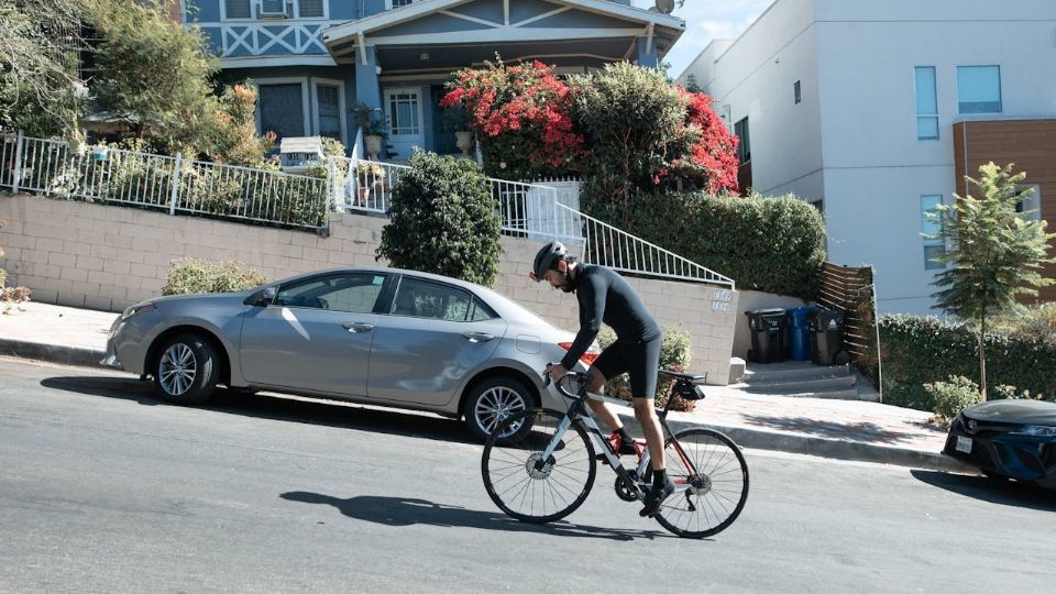 Si cuidas tus articulaciones y tu peso, tal vez te interese comenzar a practicar ciclismo.