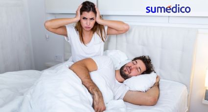 ¿En qué posición debo dormir para que los ronquidos no molesten a mi pareja?