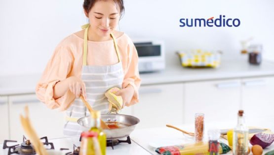 ¿Cómo mantener limpia tu cocina mientras haces de comer?