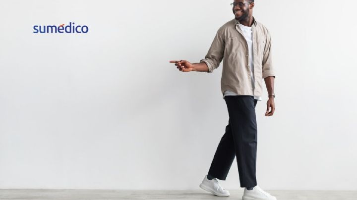 ¿Qué beneficios para la salud tiene el caminar hacia atrás? Experta los explica