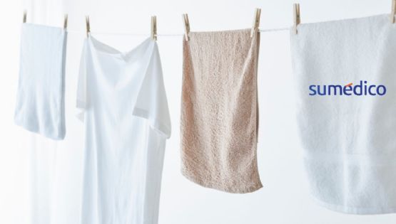 Trucos efectivos para quitar las manchas amarillas de tu ropa blanca